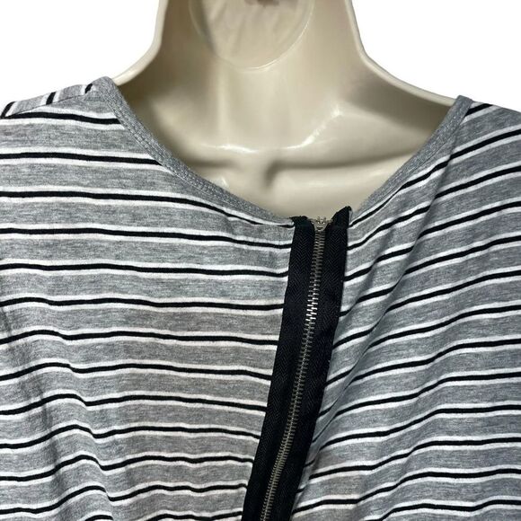 Calvin Klein Women’s Asymmetrical Stripped Shirt With Zipper Back Size Medium - Picture 8 of 14